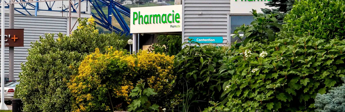 L'équipe de la pharmacie vous apporte des conseils experts sur les approches naturelles, en particulier l'aromathérapie et la micronutrition.